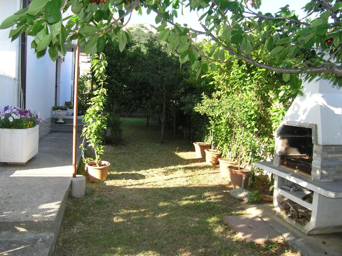 Apartments Mari With Terrace Baška Exteriör bild